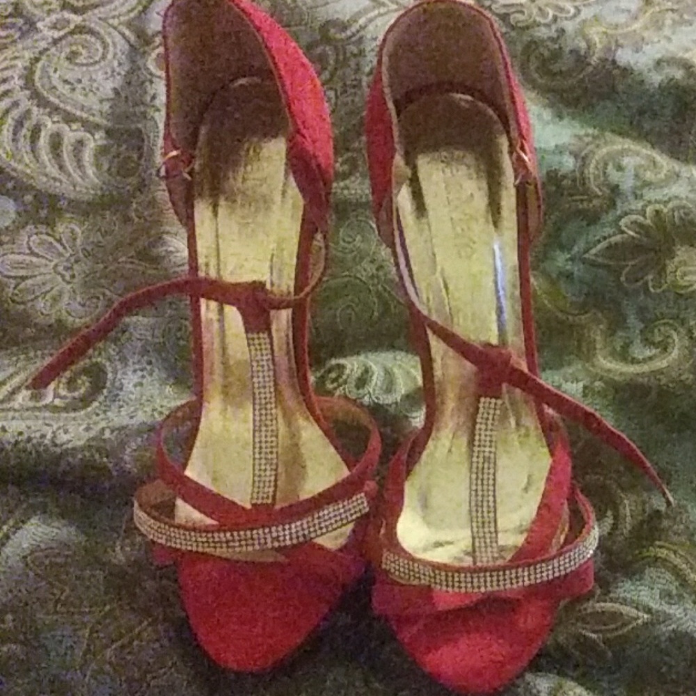 Shoes - Picture 5 of 7